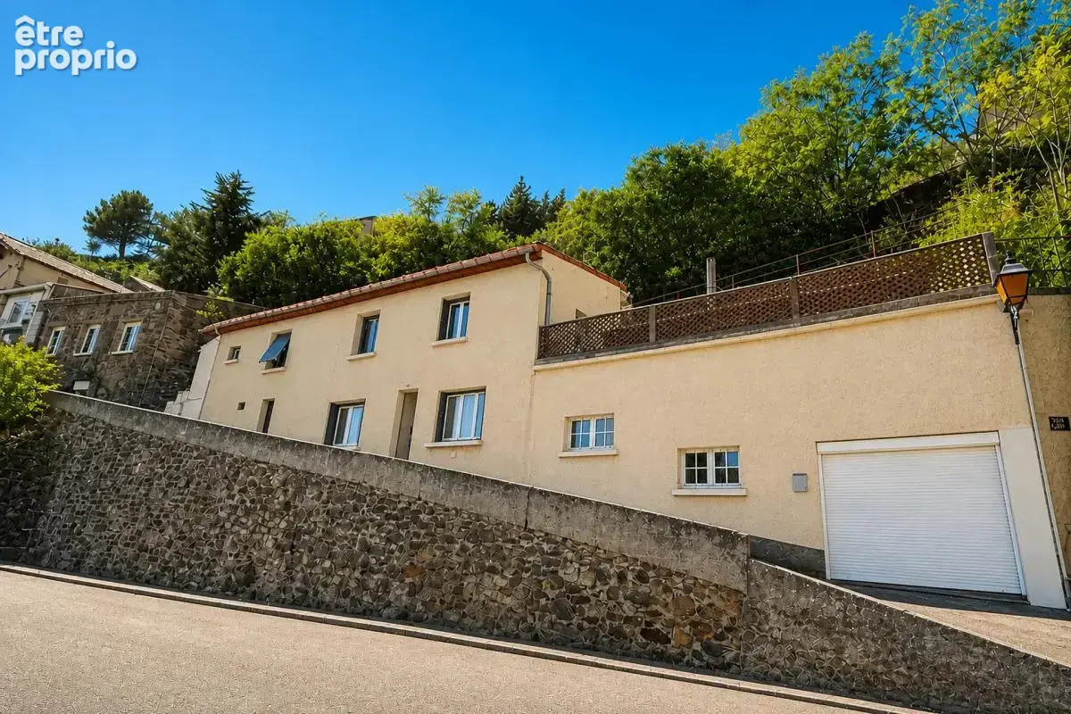 Maison de 5 pièces  à Lastours avec terrasse et jardinet.
Vue panoramique - photo 2