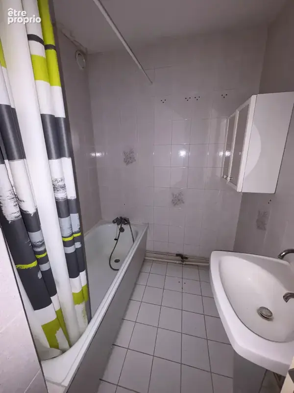 A VENDRE ! - VIERZON HYPERCENTRE   Appartement T2 de 61,90 m2 dans résidence sécurisée - photo 6