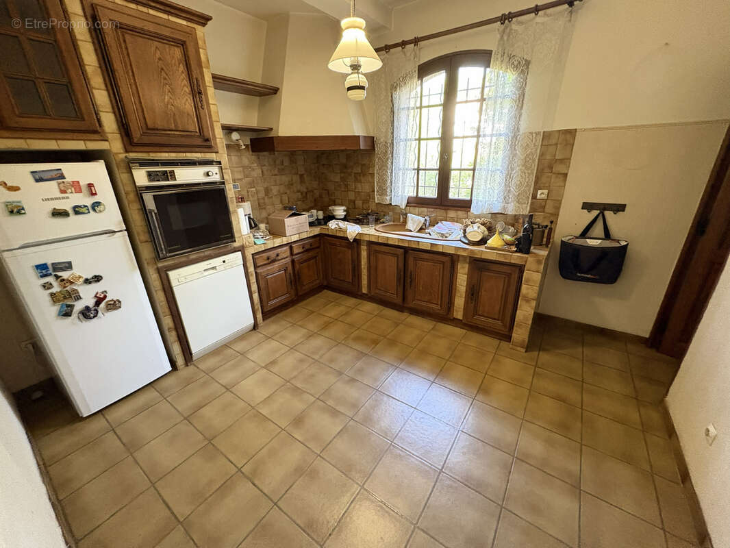Maison 6 pièces, 4 chambres, Vue dégagée - Toulon Ouest Les Arènes - photo 8