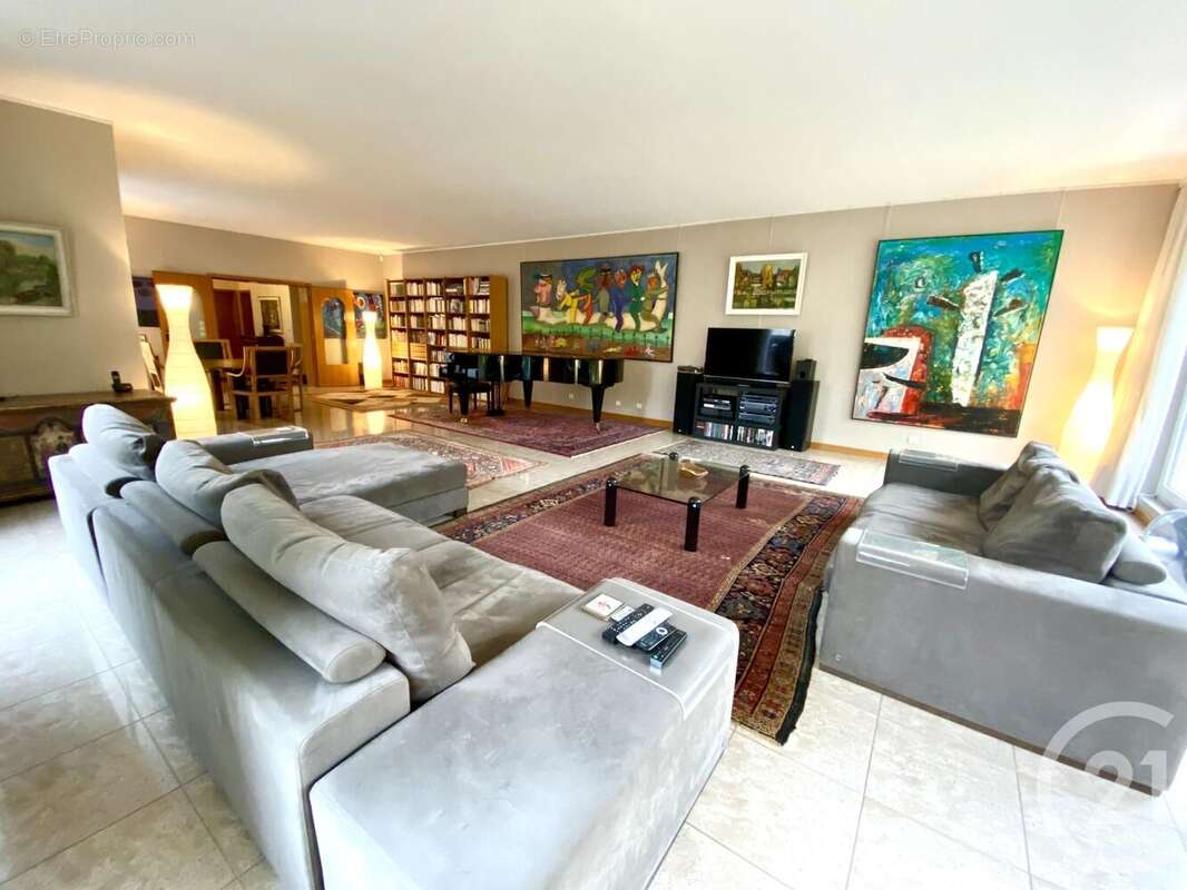 Maison à SAINT-MAUR-DES-FOSSES