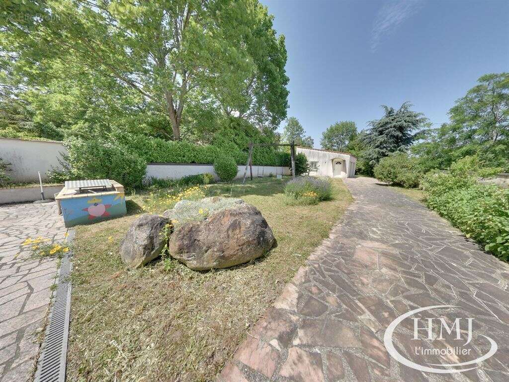 Maison à COURCOURONNES