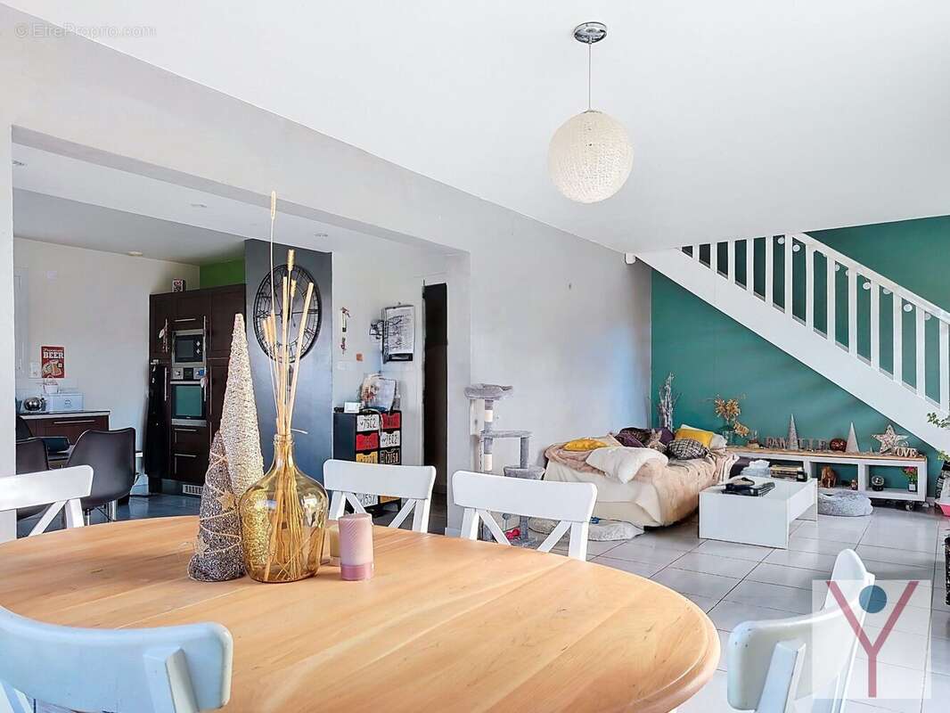 Maison à VILLARS-LES-DOMBES