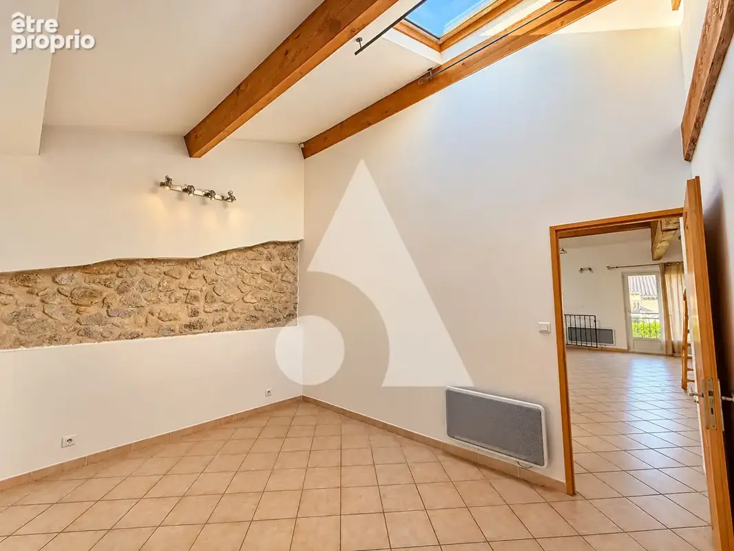PERTUIS Maison d'env. 95m² hab avec 90m² de sous sol et 100m² de cour privative. - photo 7