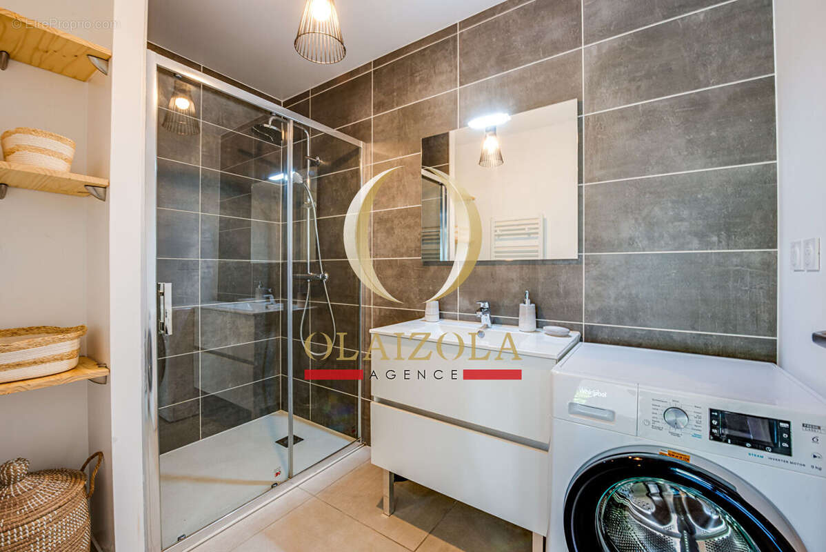 GUÉTHARY - Appartement 2 pièces meublé dans une résidence haut de gamme récente - photo 10