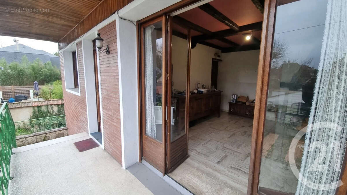 Maison à SAINT-MAUR-DES-FOSSES