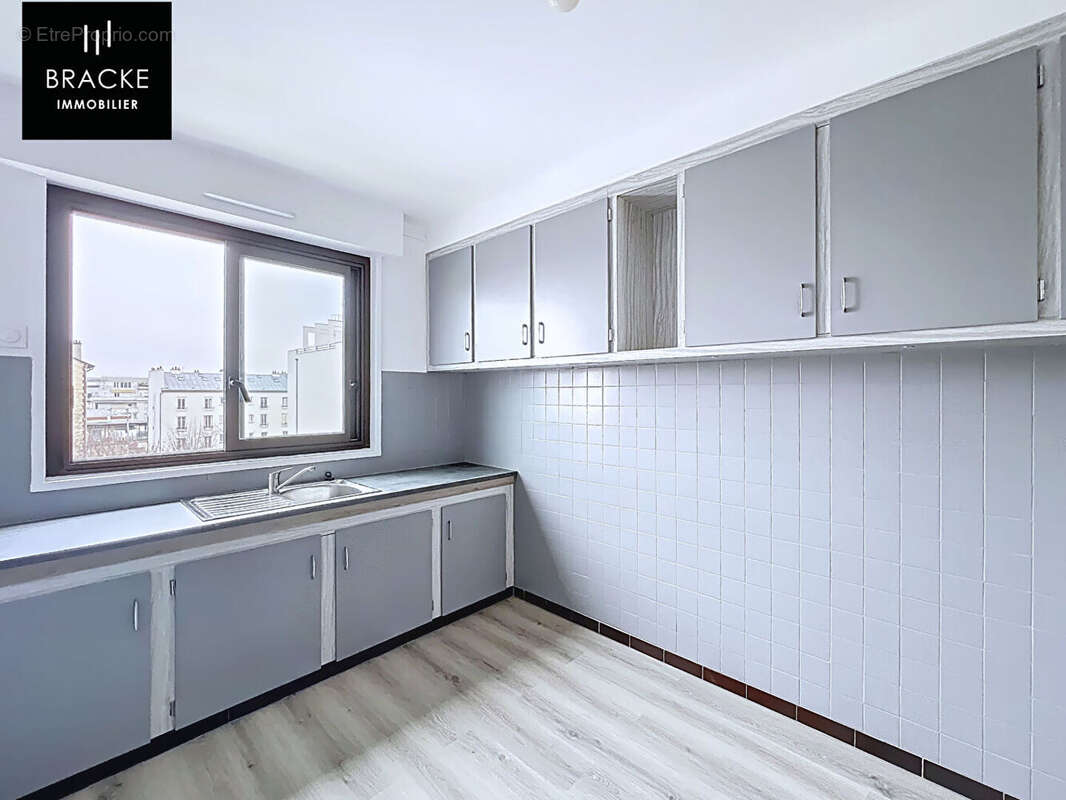 Appartement à COURBEVOIE