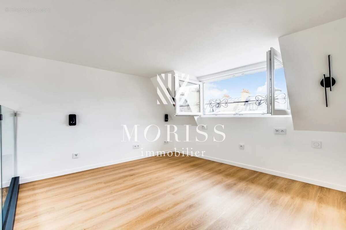 Appartement à PARIS-14E