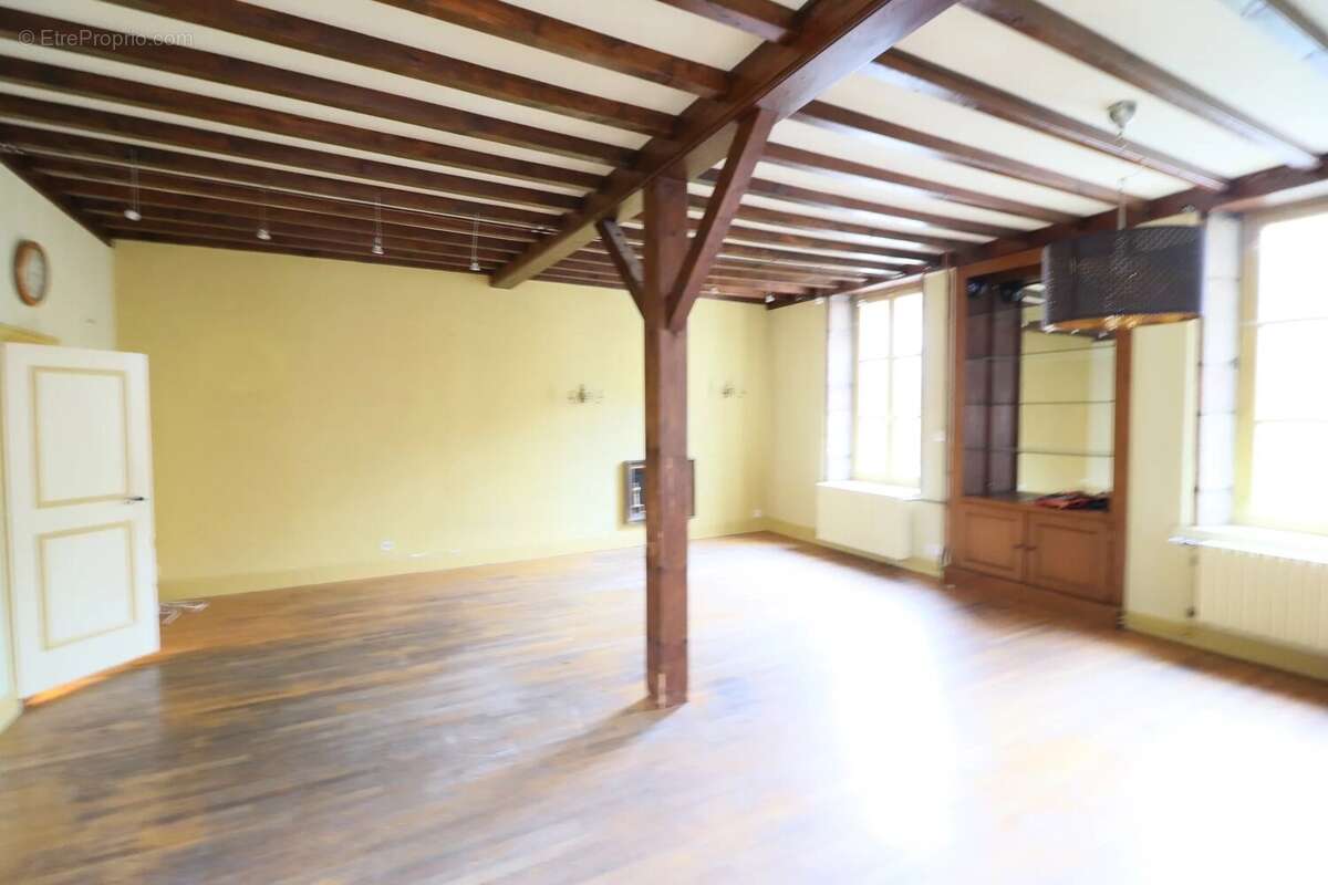 Appartement à AUXONNE