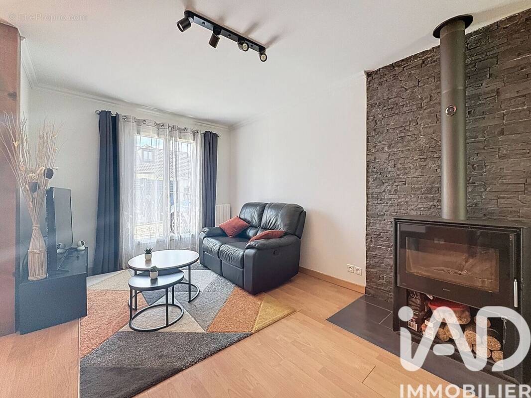 Photo 1 - Maison à VEMARS