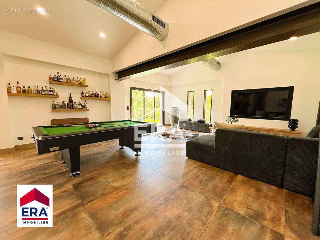 Maison à PERNES-LES-FONTAINES