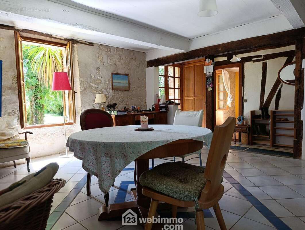 Maison 315 m² à Vic-Fezensac  - photo 10