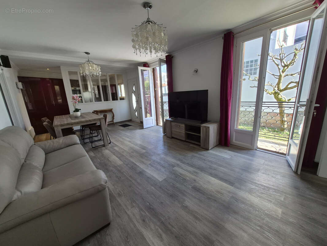 Maison à LE PERREUX-SUR-MARNE