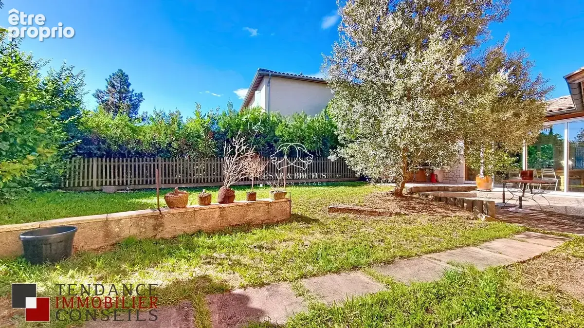 Maison 7 pièces 170 m² à vendre à Saint-Etienne-Des-Oullieres (69460) - photo 4