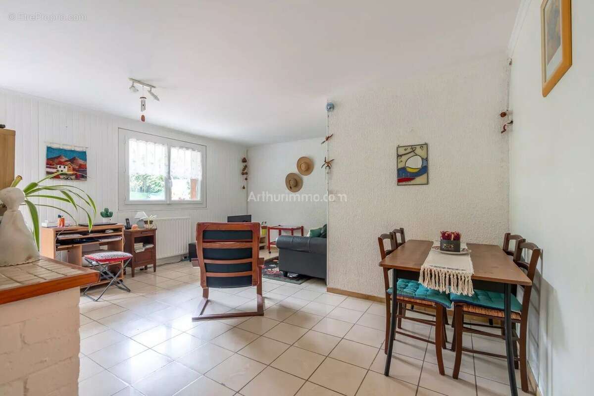 Appartement à PONTAULT-COMBAULT
