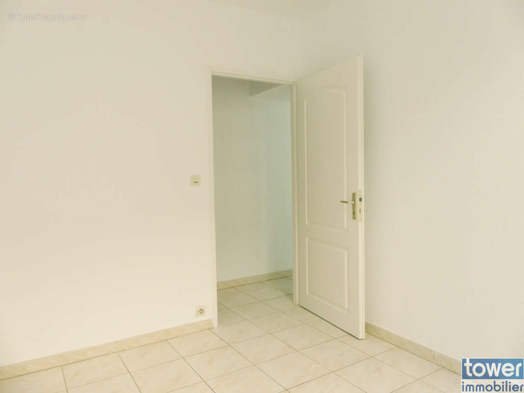Appartement à LAMALOU-LES-BAINS