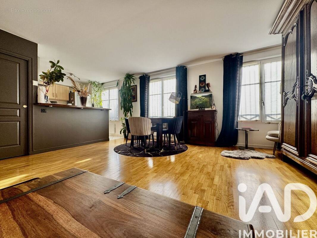 Photo 1 - Appartement à LA GARENNE-COLOMBES