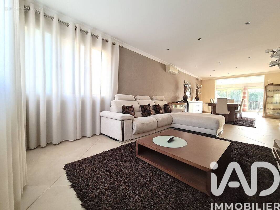 Photo 1 - Maison à GAGNY