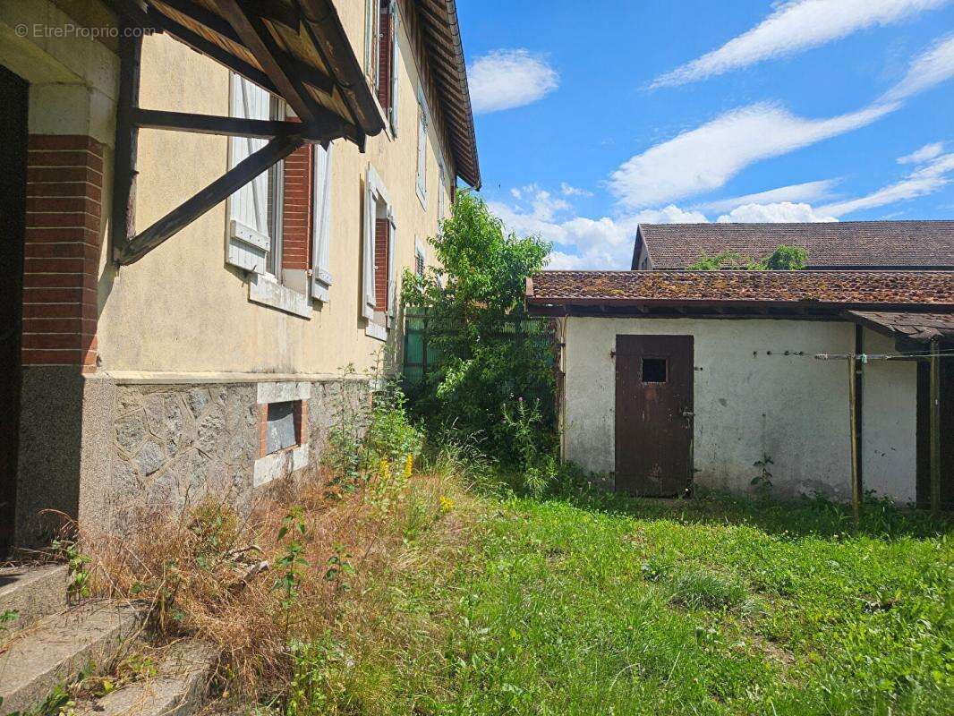Appartement à GRANGES-SUR-VOLOGNE