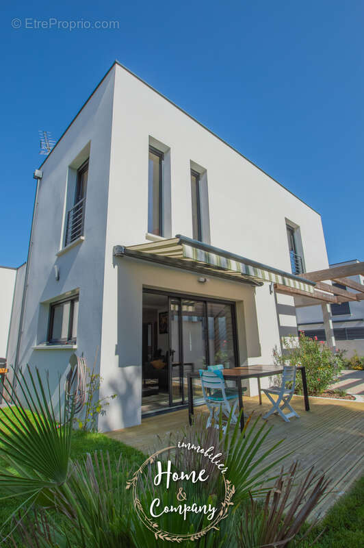 Maison à VAUX-SUR-MER