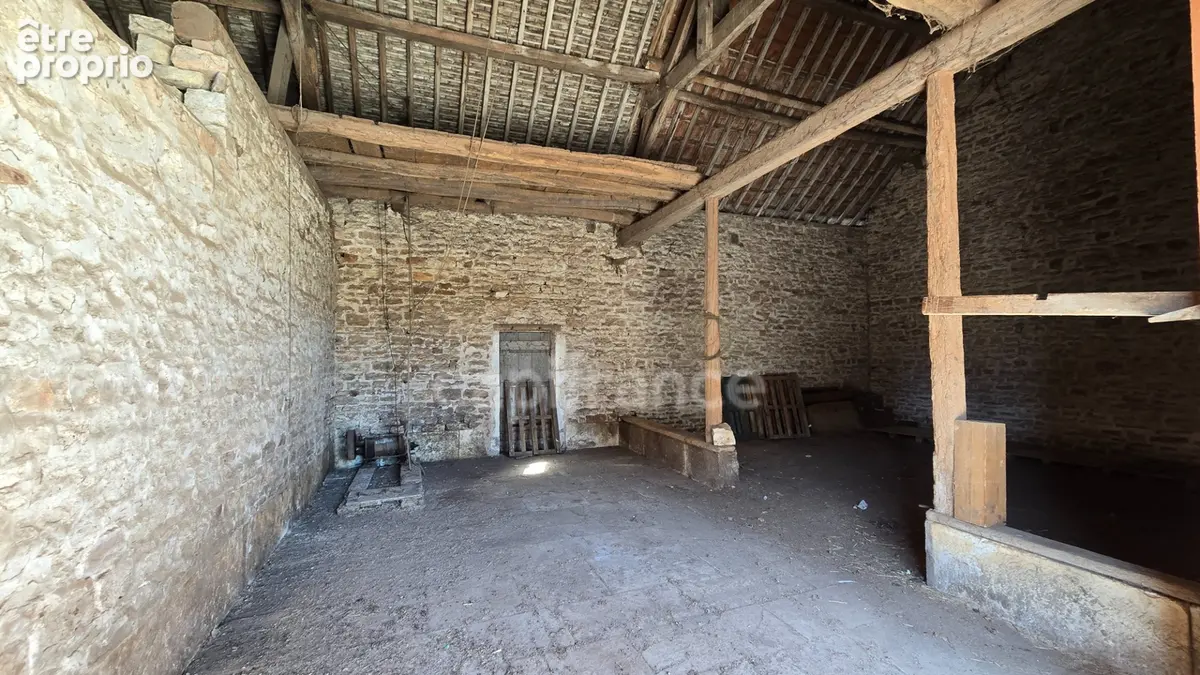 Maison en pierre de 139 m² avec dépendances- terrain de 2308 m² - Proche de Chalon-sur-Saône (Saône et Loire) - photo 11