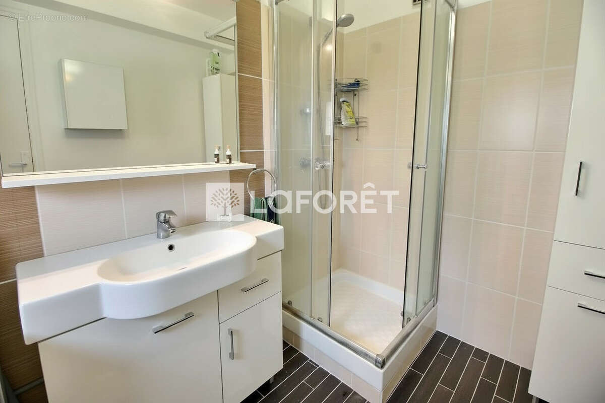 Appartement à SURESNES