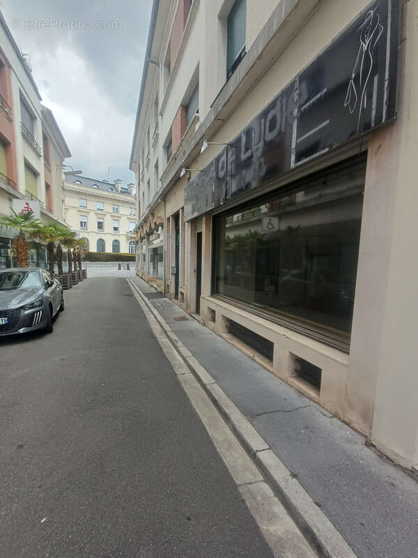 Commerce à PAU