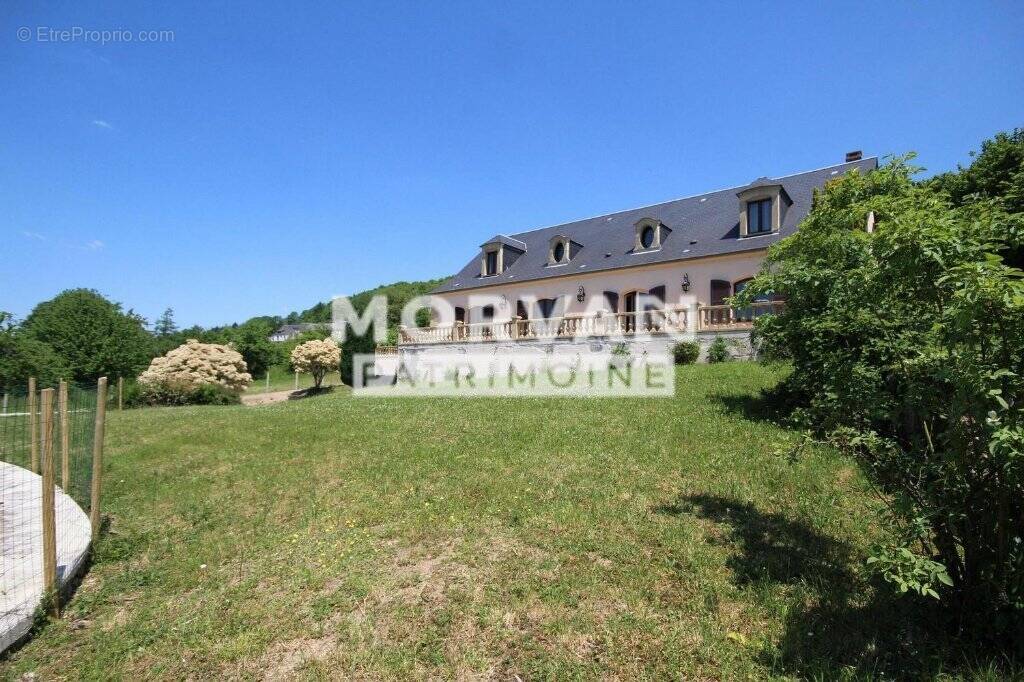 Maison à CHATEAU-CHINON(VILLE)