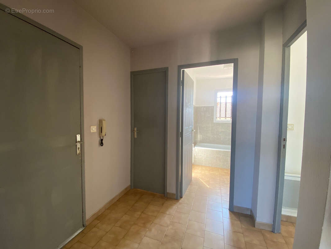 Appartement 3 pièces de 66m2 env, garage,  2 places de parking - photo 11