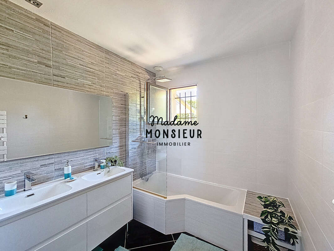 Maison à SAINT-SAVIN