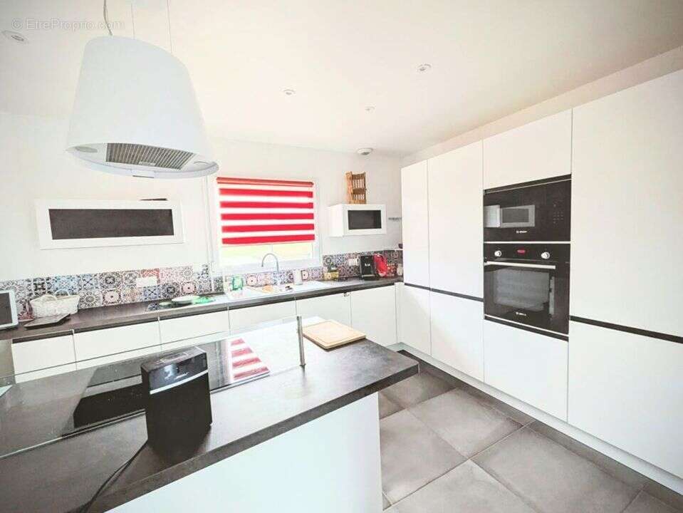 Maison à COLOMBY-SUR-THAON