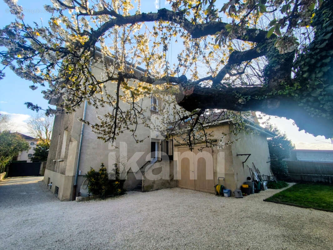 Maison à ROMANS-SUR-ISERE