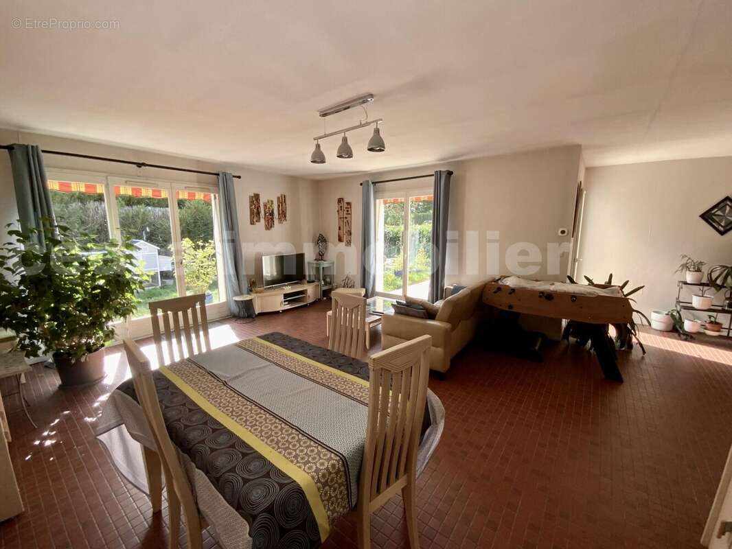 IMG_5464 - Maison à SAINT-PRYVE-SAINT-MESMIN