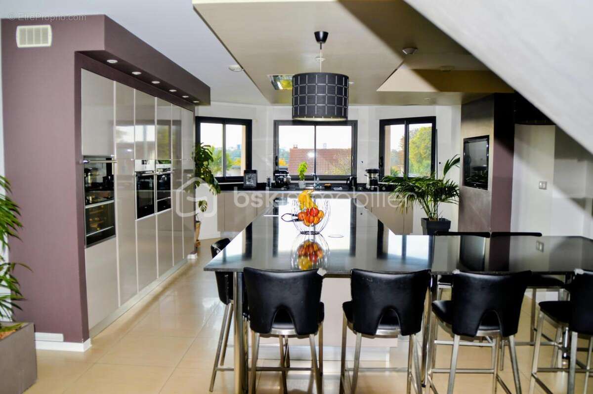 Maison à SAINTRY-SUR-SEINE