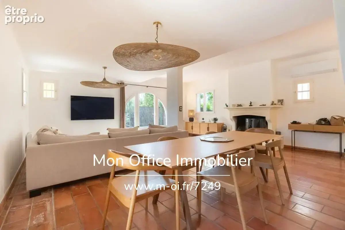 Référence : 7249-NGU. - Maison 8 pièces - 5 chambres - Bureau - Calme - centre-ville à vélo - photo 10