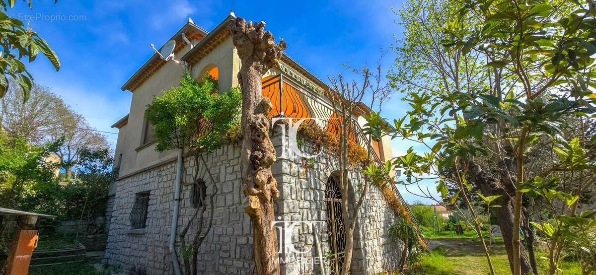 Maison à SAINT-PAUL-LE-JEUNE