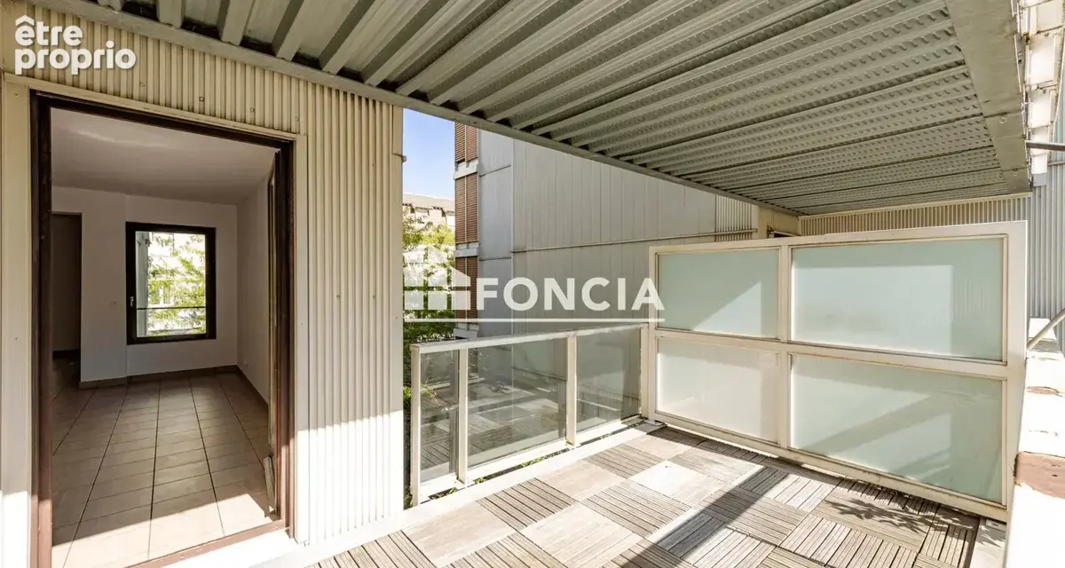 Grenoble – Boulevard Gambetta – Résidence Le Connétable – T3 de 74 m² avec terrasse et loggia - photo 2