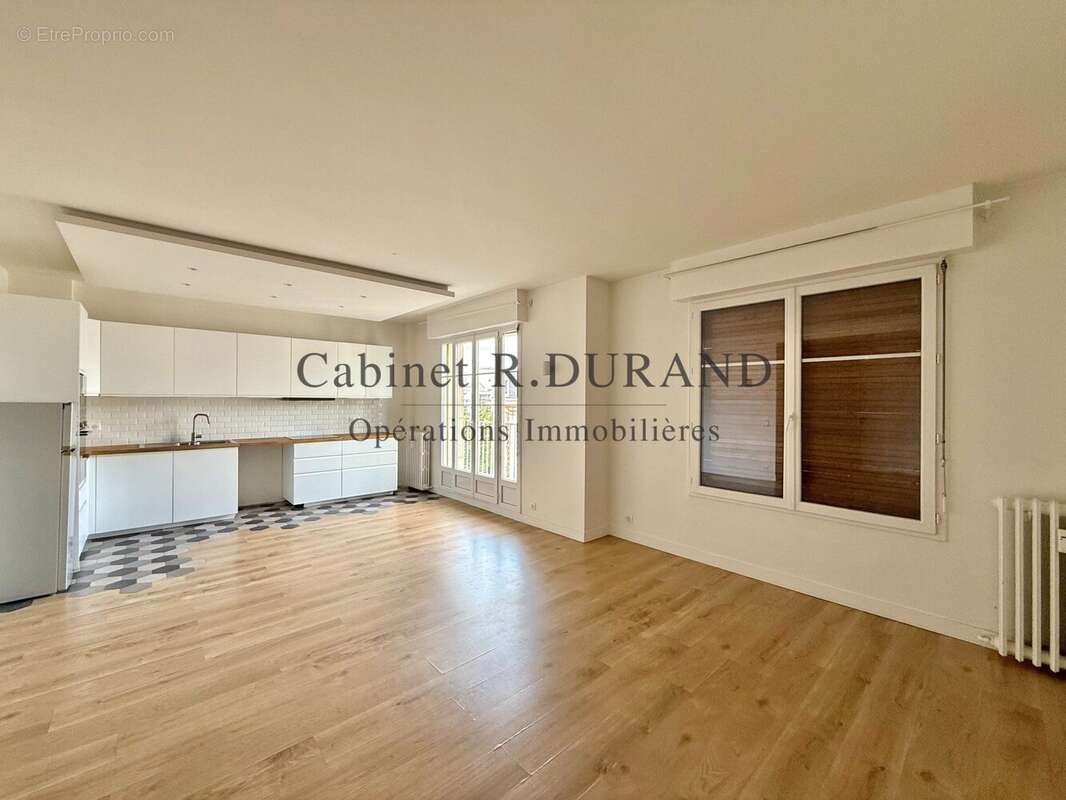 Appartement à COURBEVOIE
