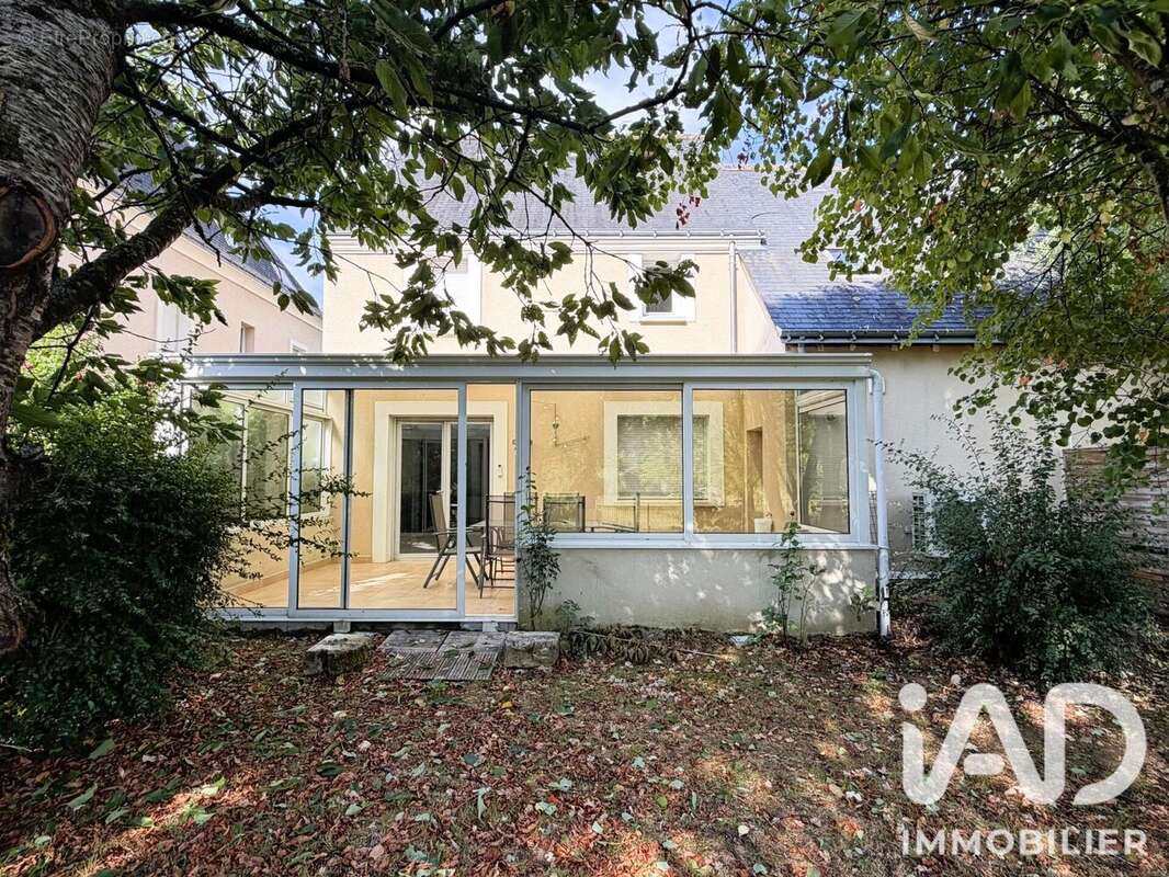 Maison 100 m² à Rochecorbon  - photo 2