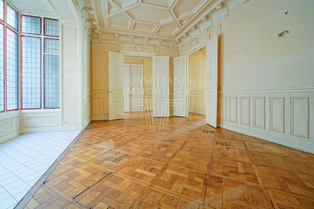 Appartement à PARIS-8E