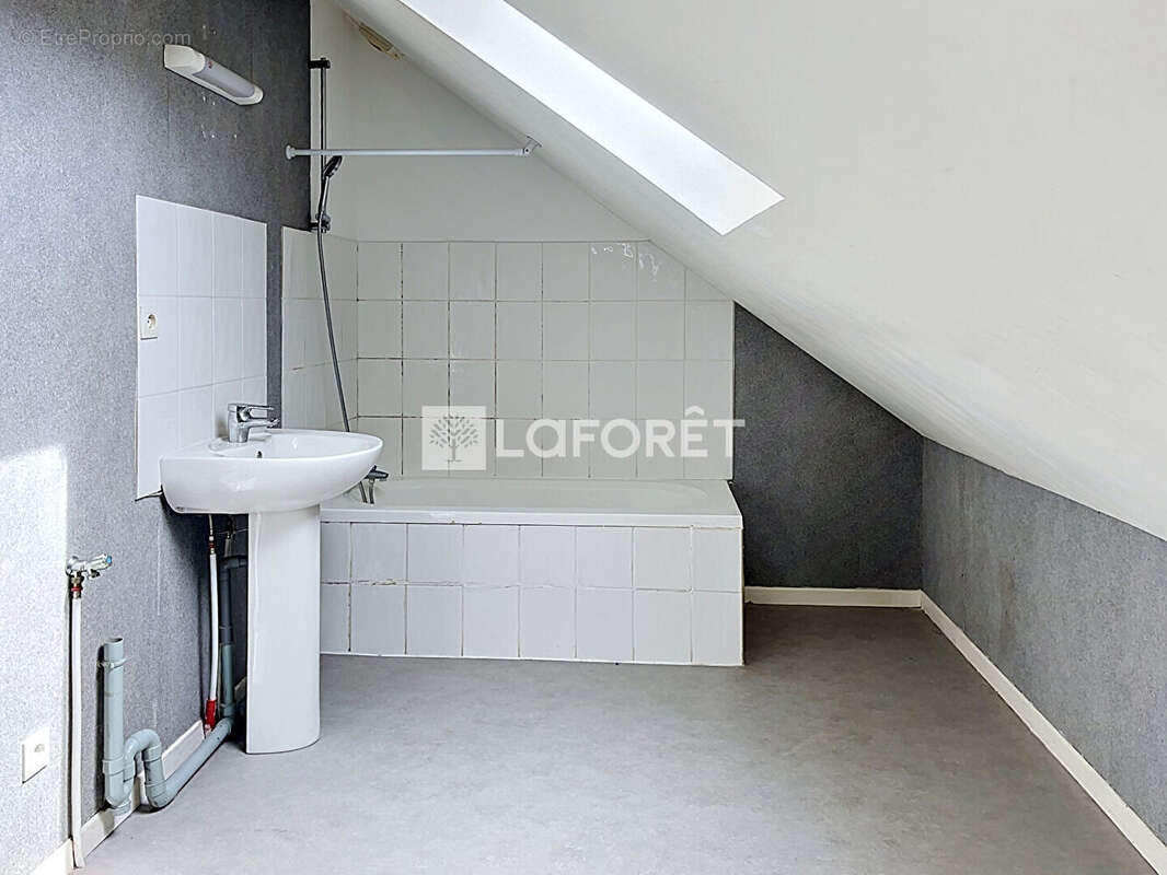 Appartement à MONTFERRAND-LE-CHATEAU