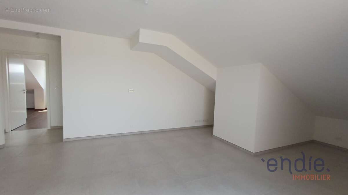 ROSENAU  Superbe appartement 3 pièces au dernier étage  62,13 m² habitables et 91,48 m² au sol - photo 3