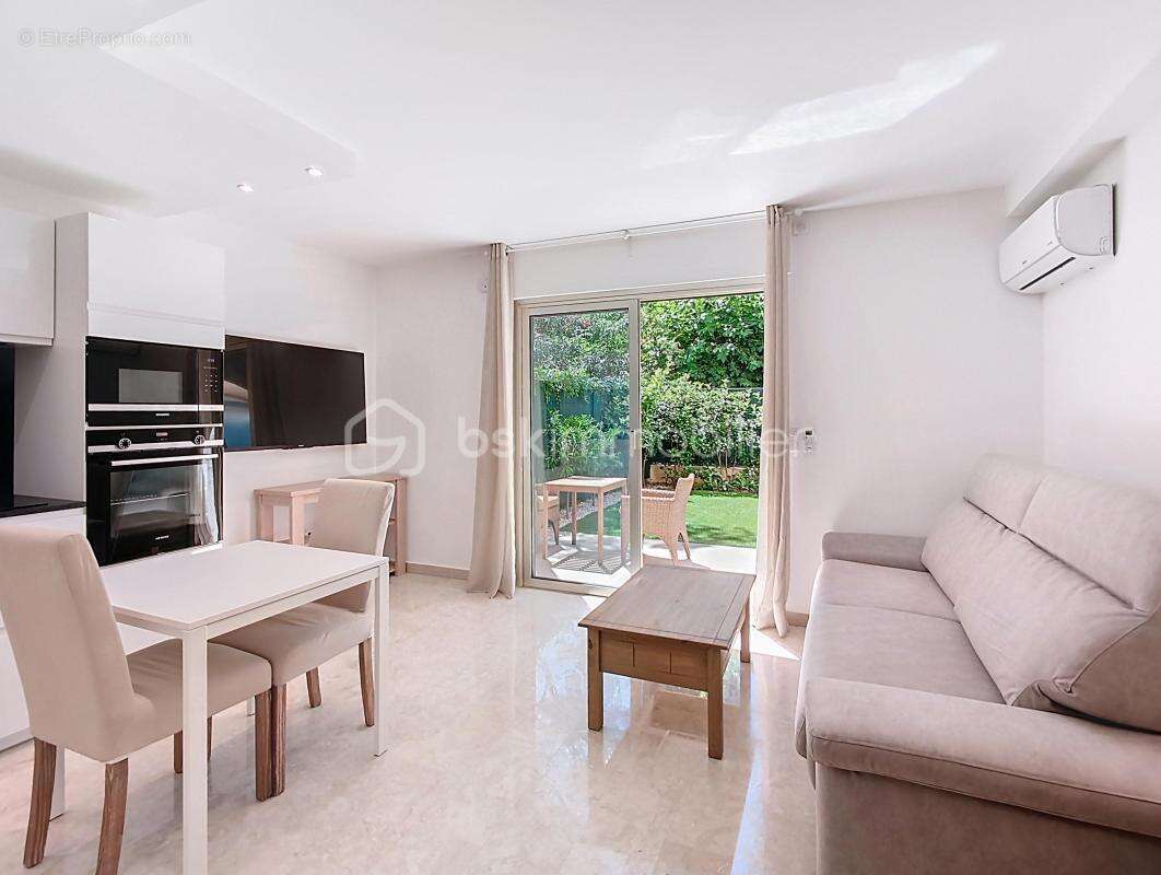 Appartement à MOUGINS