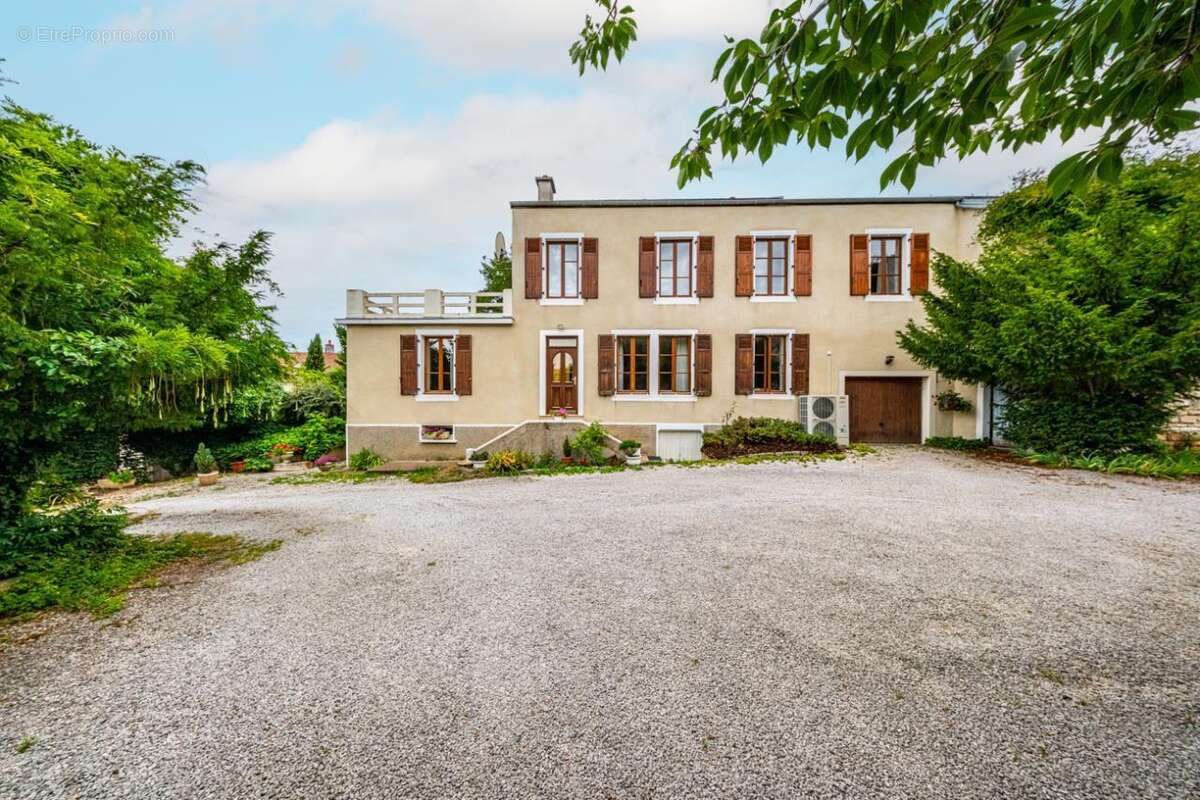 Maison à NUITS-SAINT-GEORGES