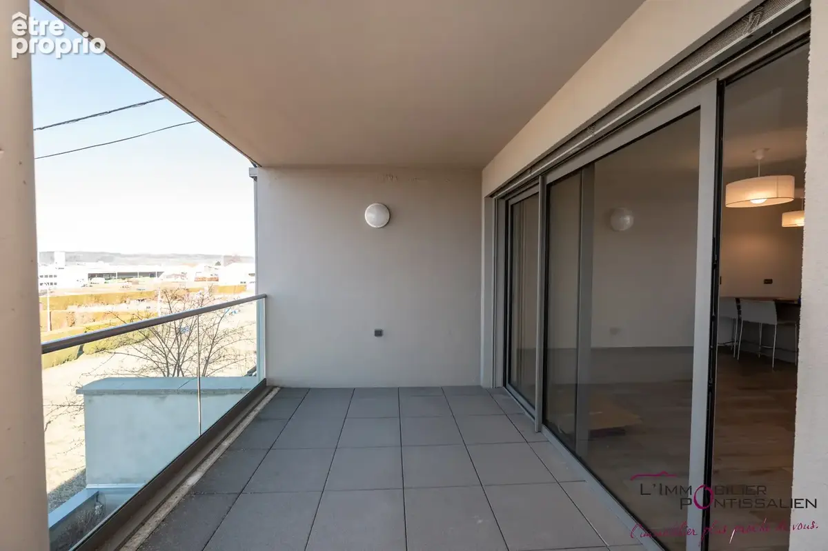 Pontarlier - proche centre ville : appartement recent de type 2 avec ascenseur, cave, garage et terrasse - photo 11