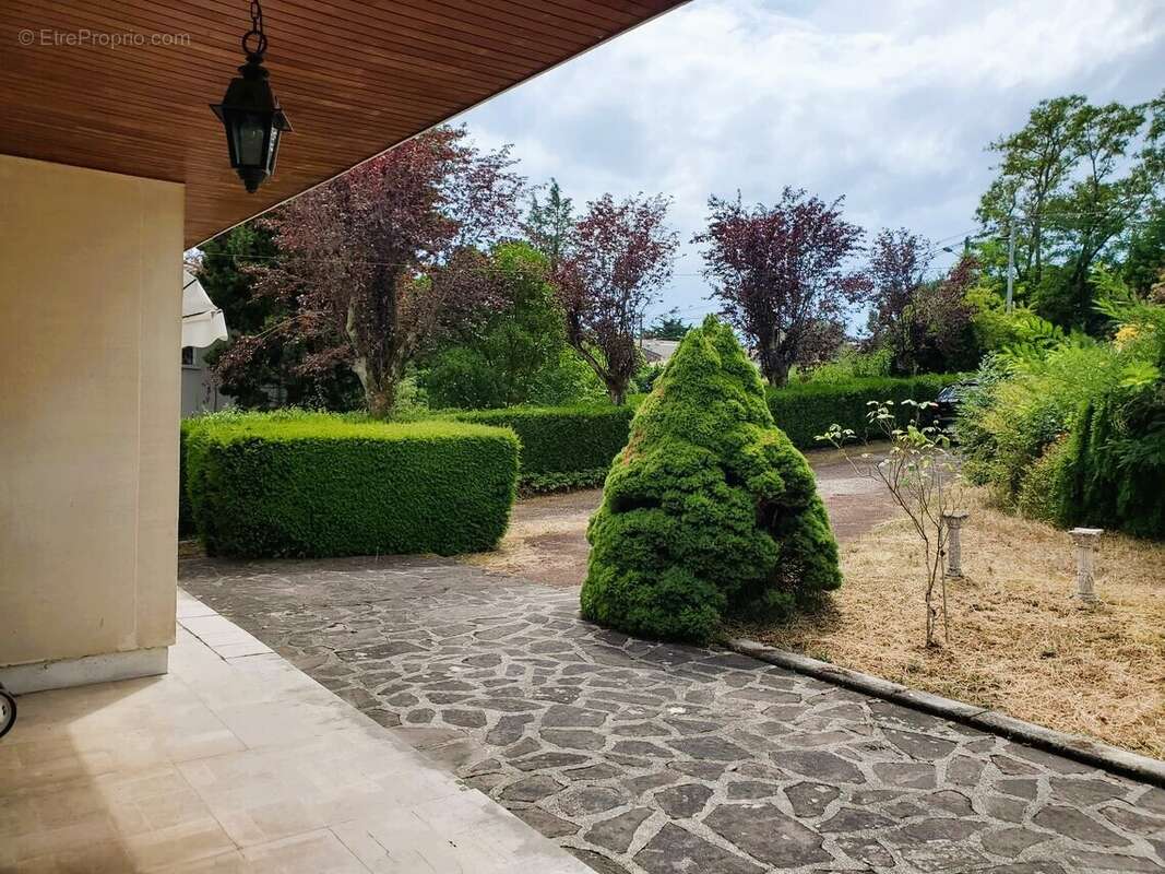 Maison à CHAMPNIERS