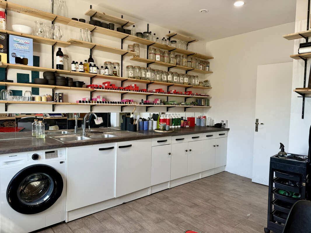 Commerce à VENELLES