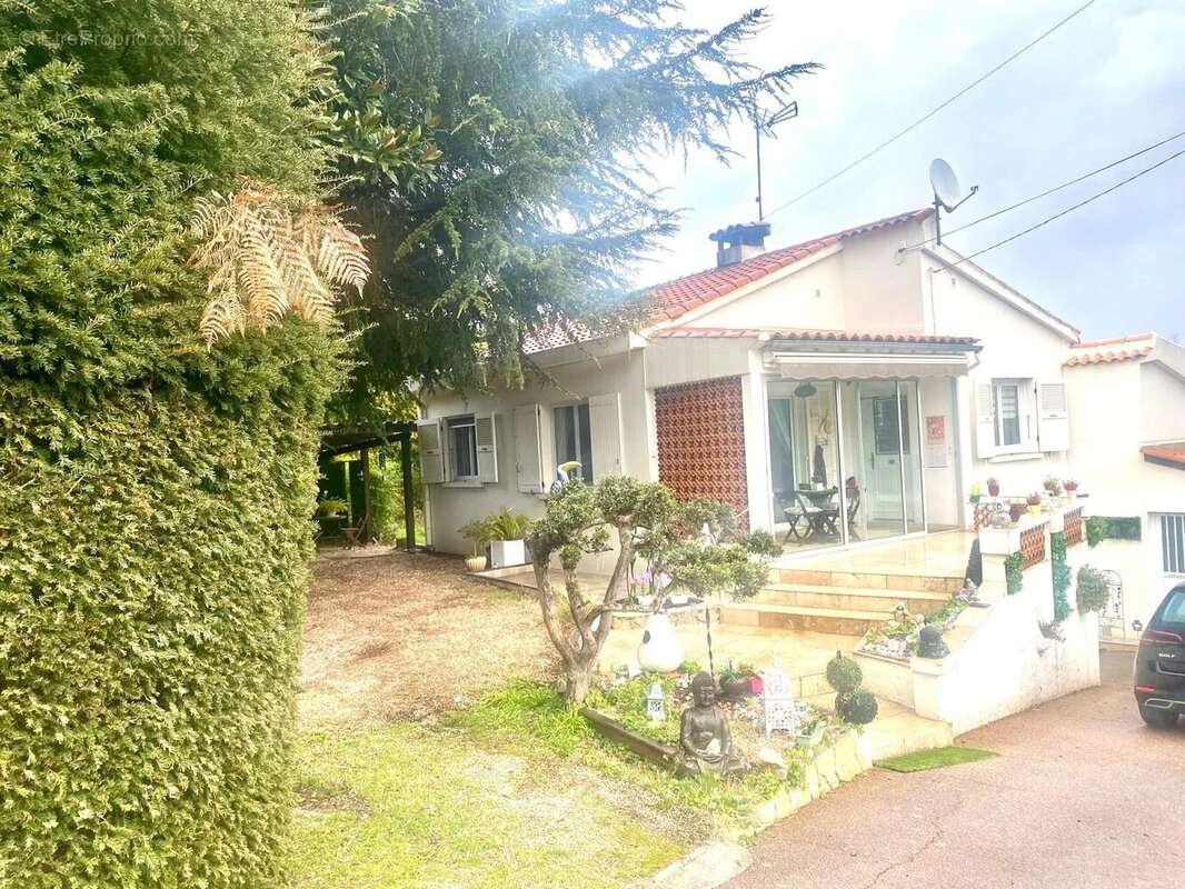 Maison à BERRE-LES-ALPES