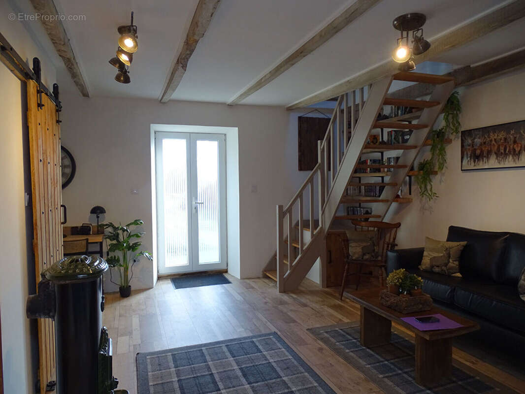 MORBIHAN. À proximité de Gourin : charmante maison individuelle en pierre de 3 chambres, entièrement meublée et récemment rénové - photo 10