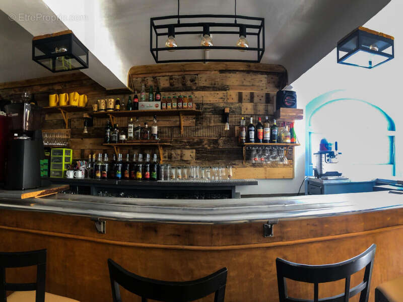 Fonds de commerce et murs à vendre MIRANDE (32) - Hôtel-Restaurant avec parking et logement de fonction - photo 4