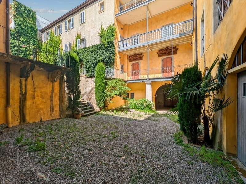 Appartement à EVIAN-LES-BAINS